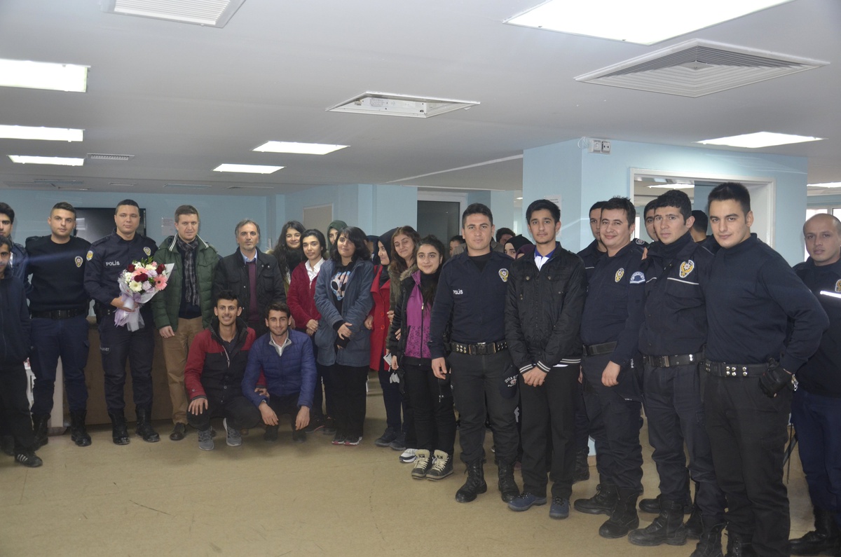 Adıyaman Anadolu Lisesi Polise Taziye Ziyaretinde Bulundu