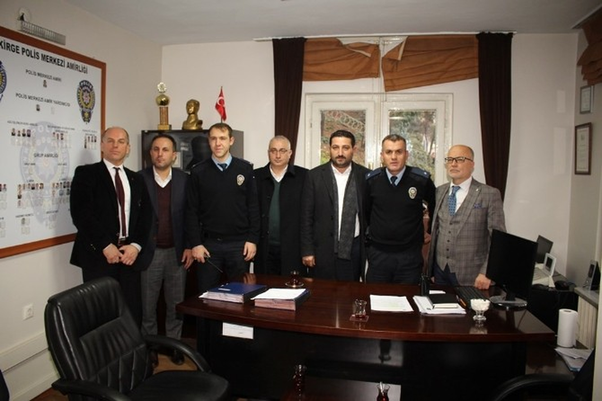 AK Parti Osmangazi Teşkilatı Polisin Yanında