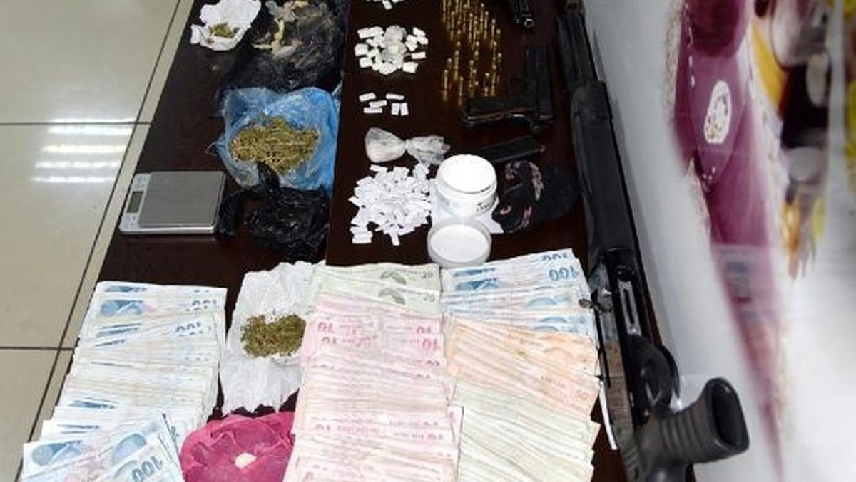 Antalya\'da Şafakta Uyuşturucu Operasyonu (2)