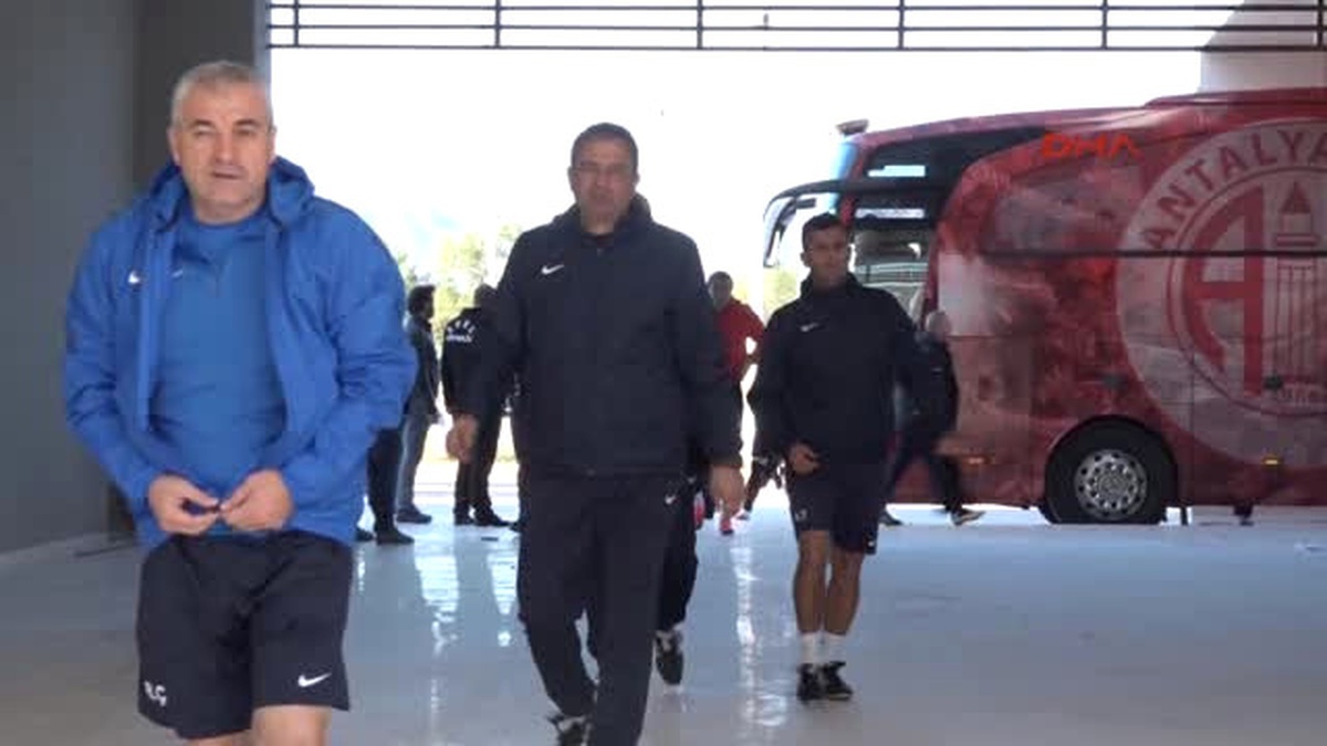 Antalyaspor Yeni Tesislerinde Ilk Antrenmanı Yaptı