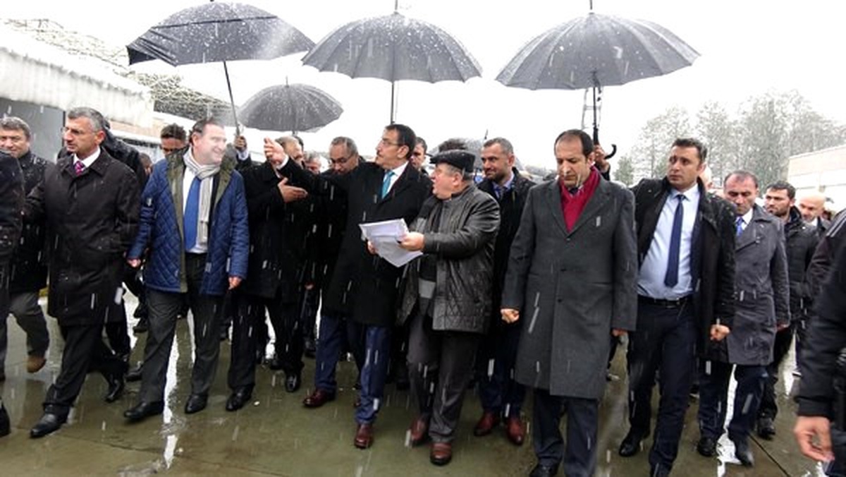 Bakan Tüfenkçi, Sarp Kapısı\'nda İncelemelerde Bulundu (2)