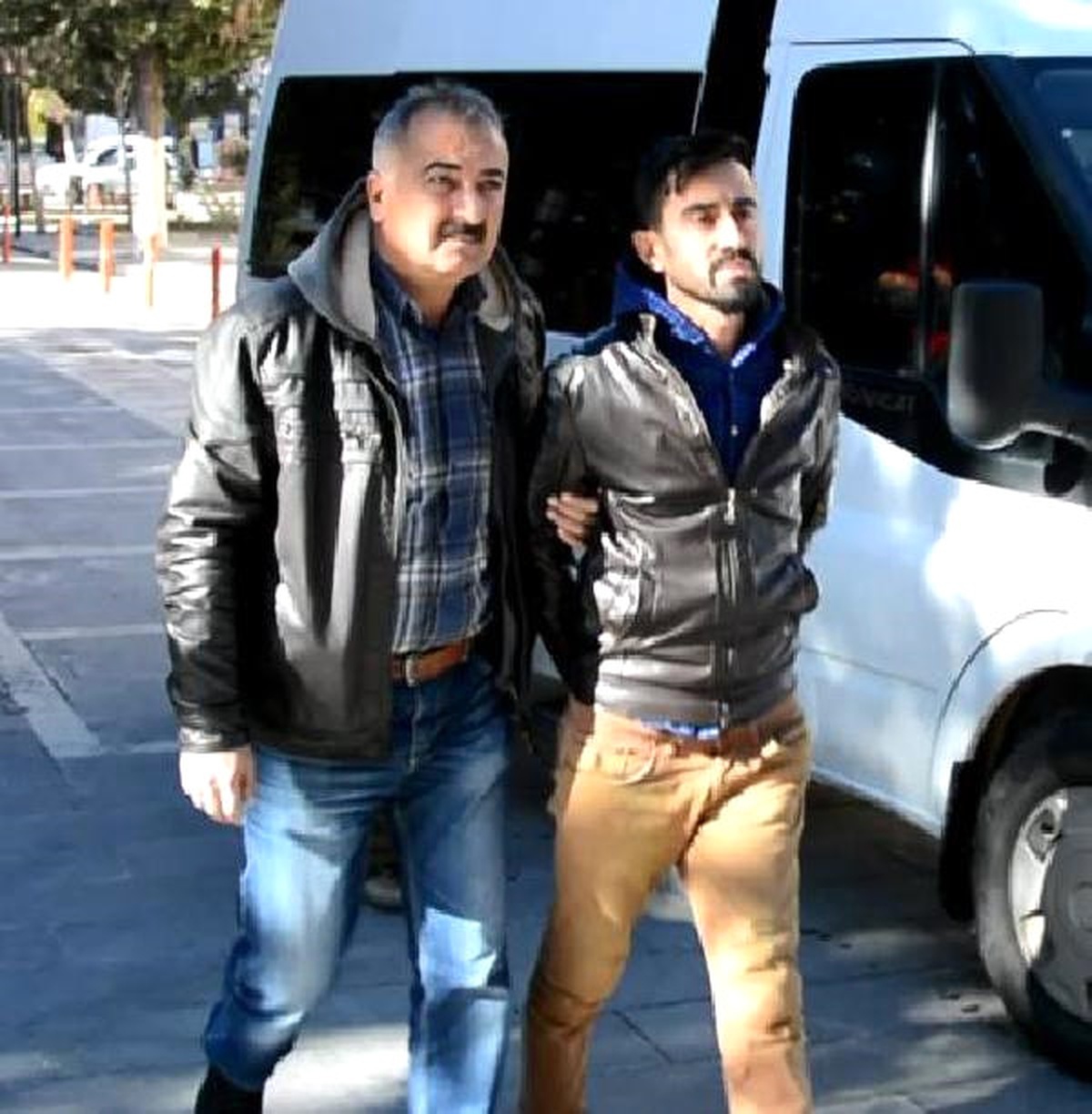 Besni\'de Sosyal Medyadan Terör Propagandasına Gözaltı