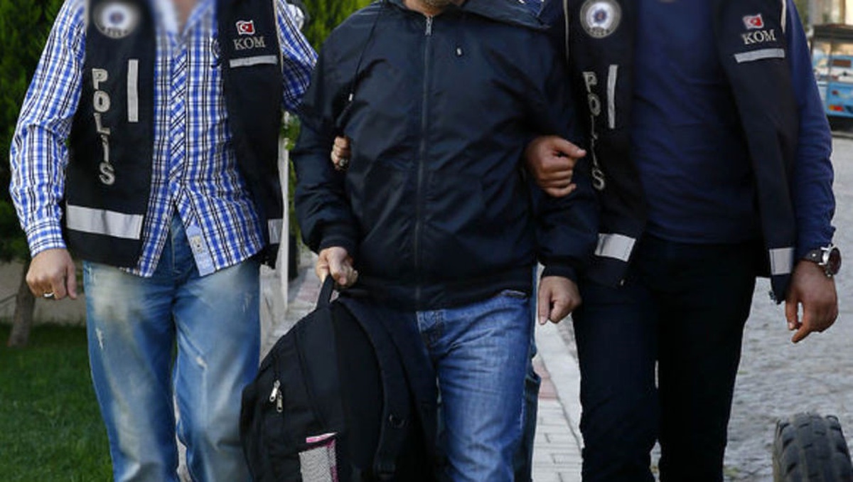 Besni\'de Sosyal Medyadan Terör Propagandasına Gözaltı