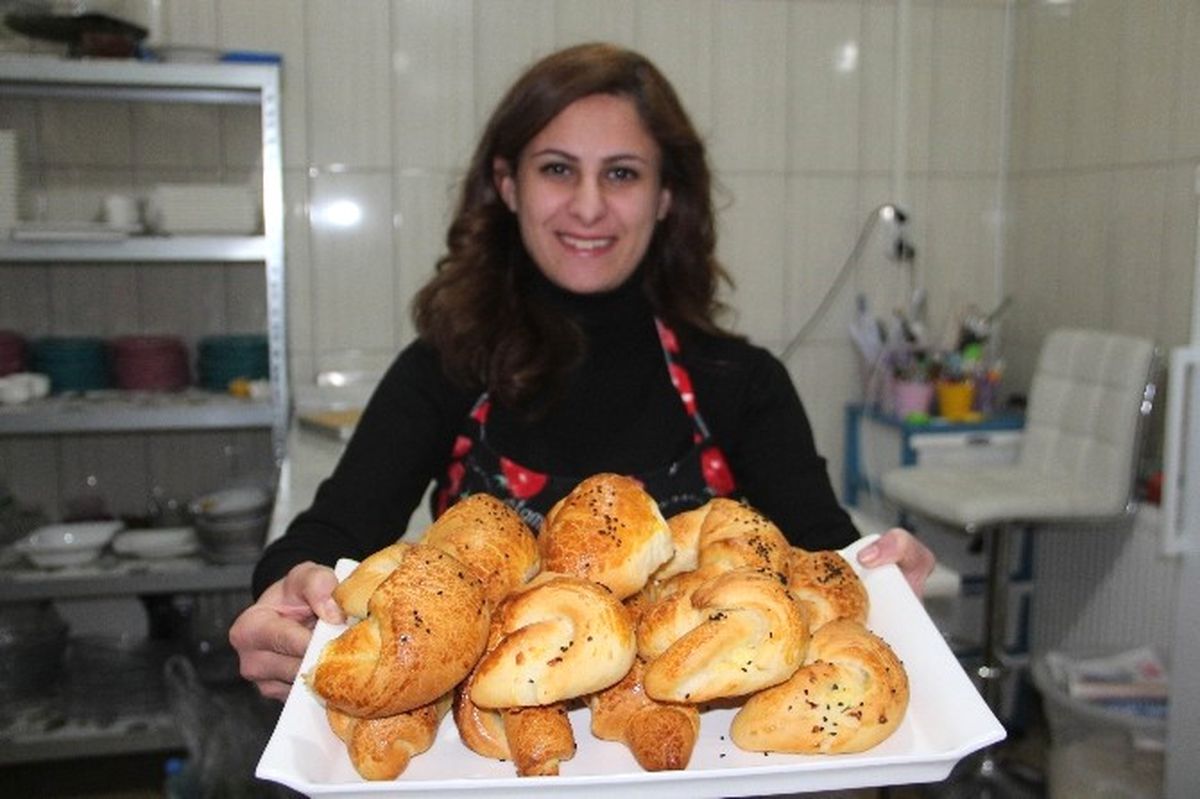 Biyologluğu Bıraktı, Pastacı Oldu