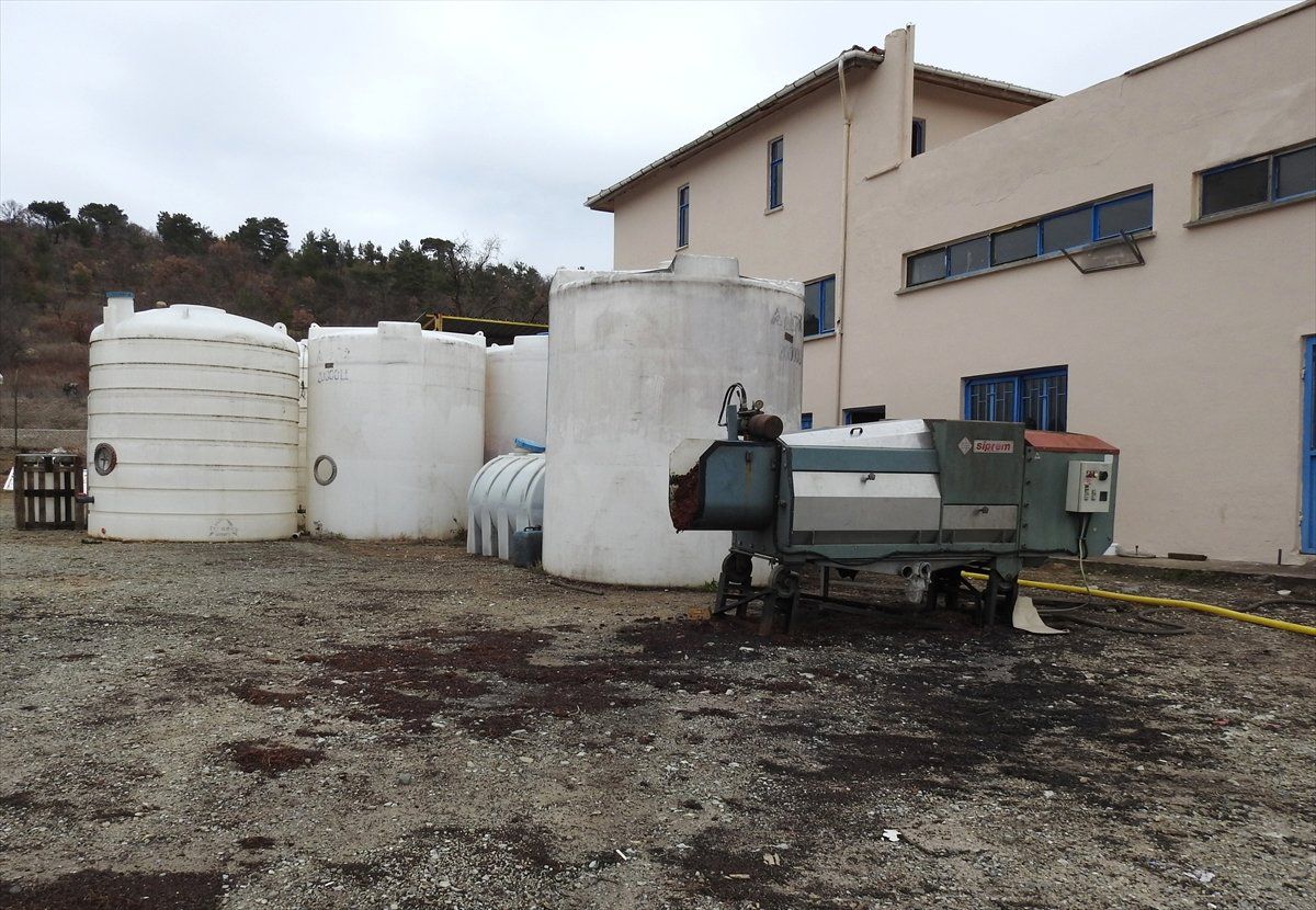 Çanakkale\'de 90 Ton Kaçak Şarap Ele Geçirildi