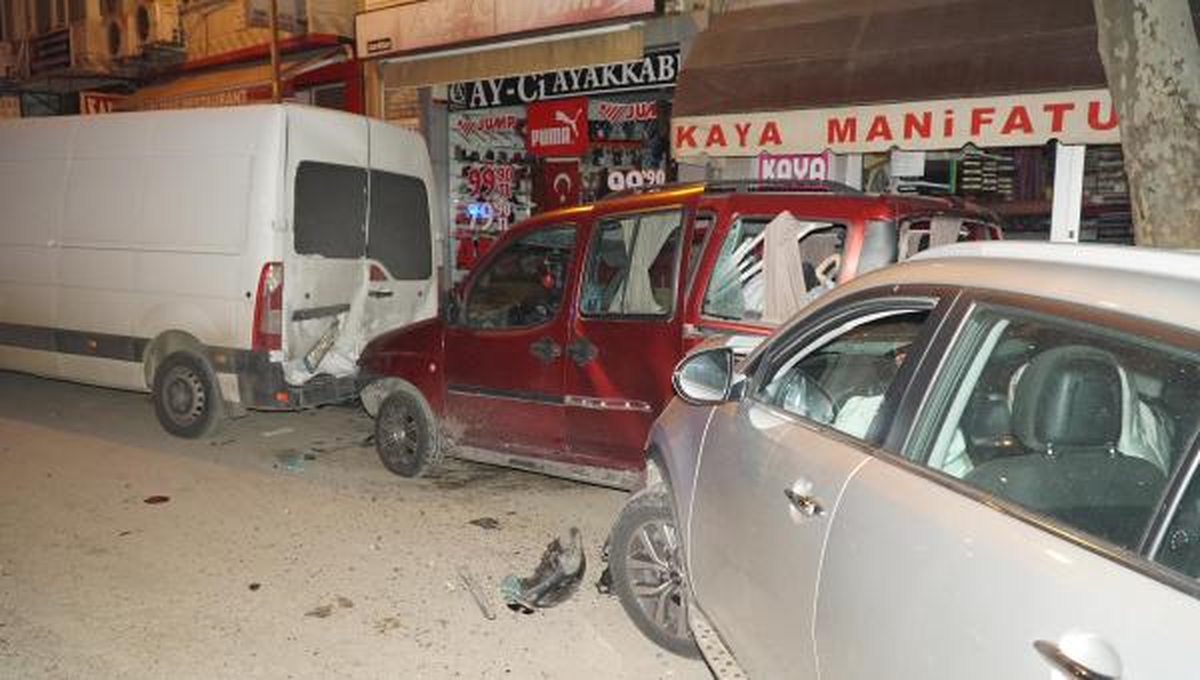Cip, Park Halindeki Araca Çarptı: 1 Yaralı