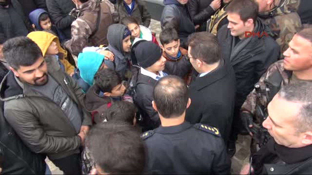 Cizre Içişleri Bakanı Soylu Cizre\'de Esnafları Ziyaret Etti-2