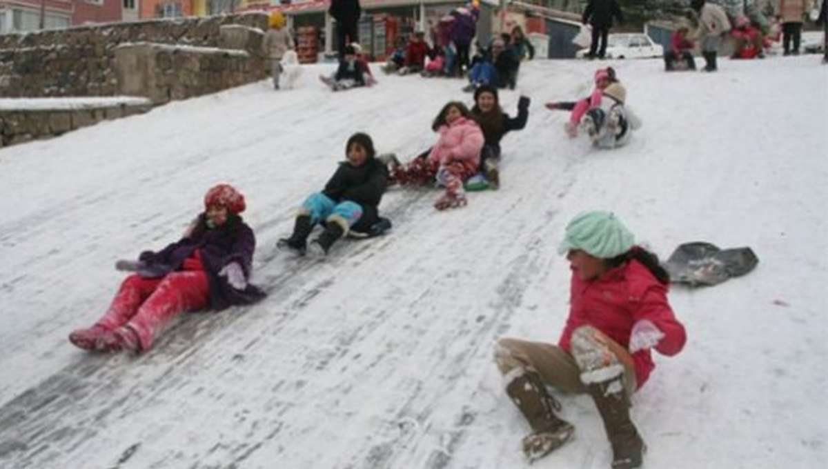 Çorum\'da Okullar Bir Gün Tatil Edildi