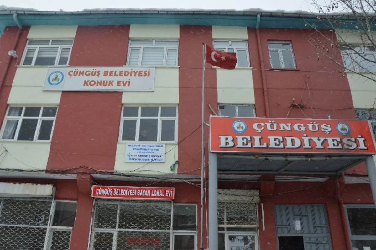 Çüngüş\'te Evlerine Ulaşamayanlar İçin Konukevi Yapıldı