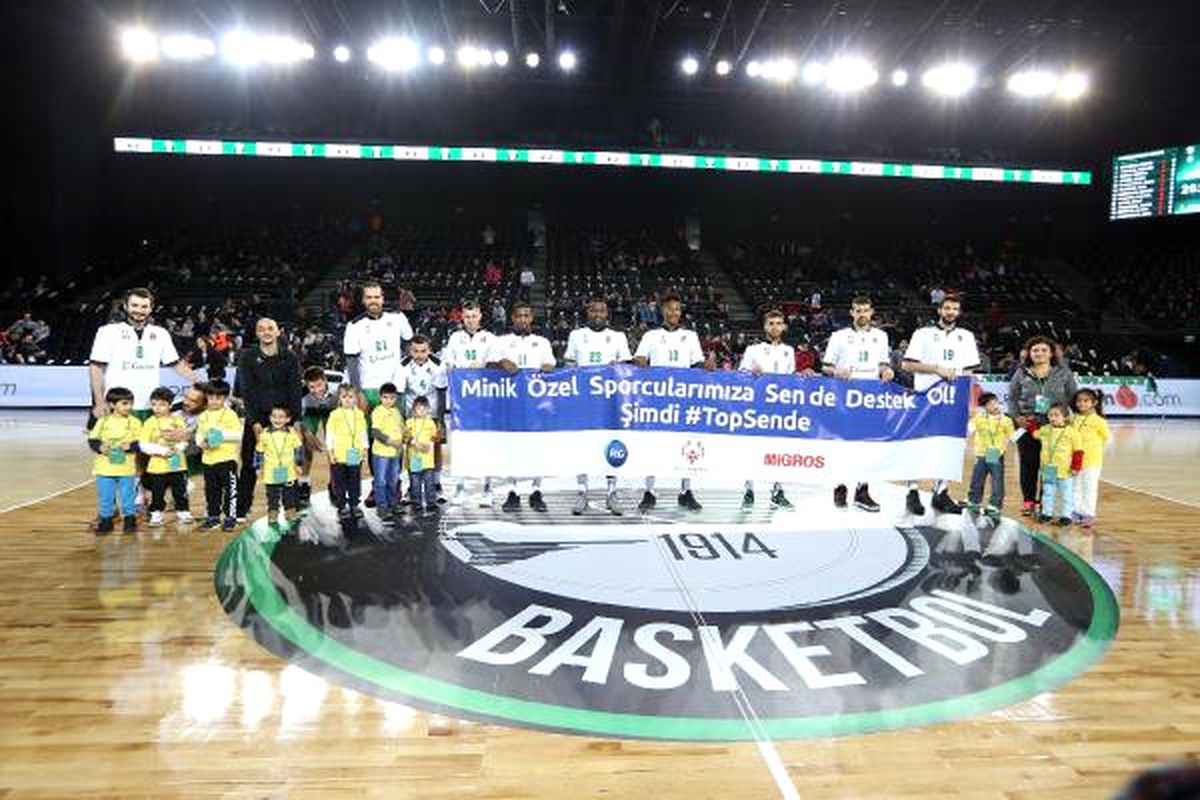 Darüşşafaka Doğuş - Real Madrid Maçında Minik Özel Sporculara Destek