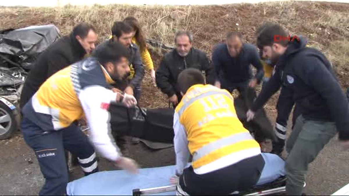 Diyarbakır\'da Trafik Kazası: 2 Ölü, 2 Yaralı