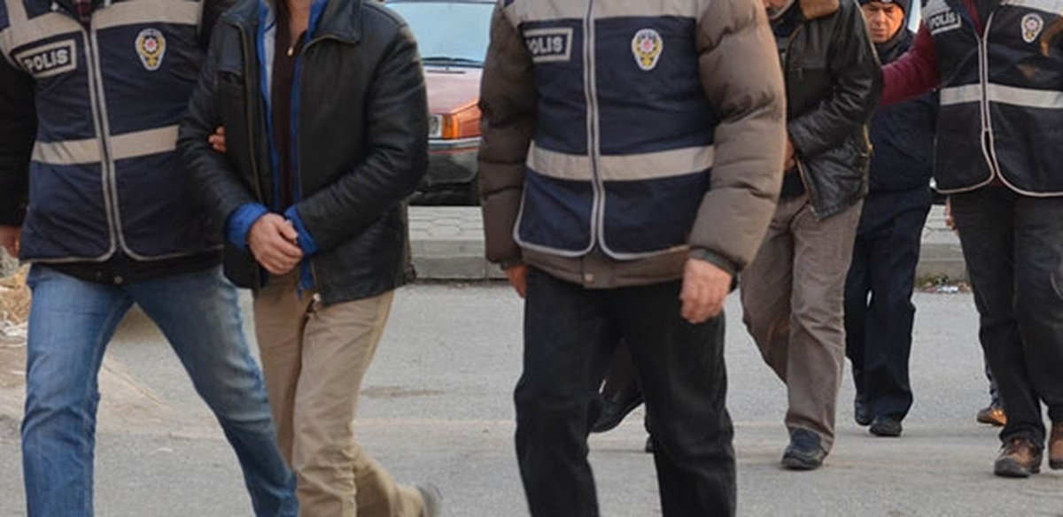 Eskişehir\'de Fetö Şüphelisi 13 Kişi Adliyeye Sevk Edildi (3)