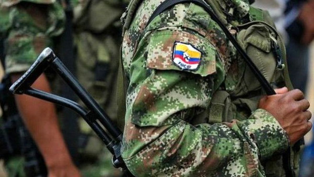 Farc\'tan Barış Anlaşmasını Reddeden Komutanlara İhraç