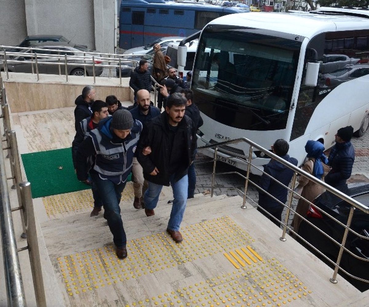 Fetö\'den Gözaltına Alınan 7 Şüpheli Adliyeye Sevk Edildi