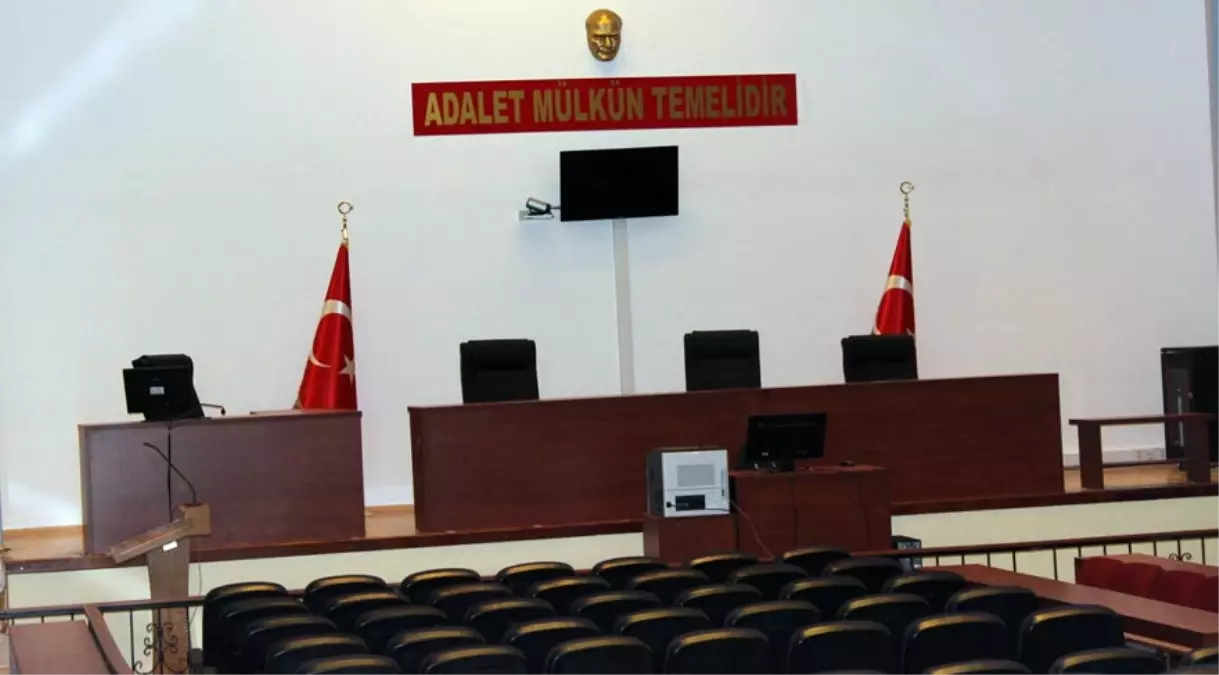 Fetö Sanığı Duruşmada Yere Yığıldı