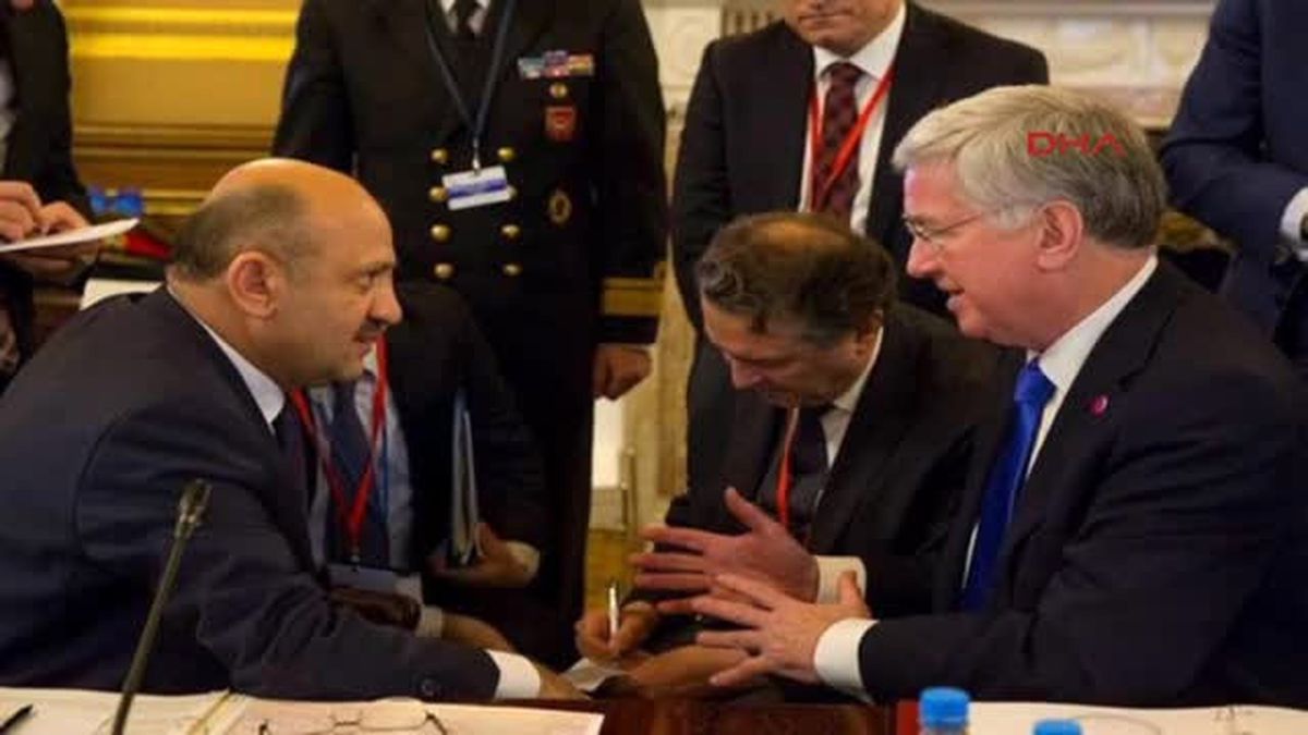 Fikri Işık, Londra\'daki Işid\'le Mücadele Toplantısına Katıldı