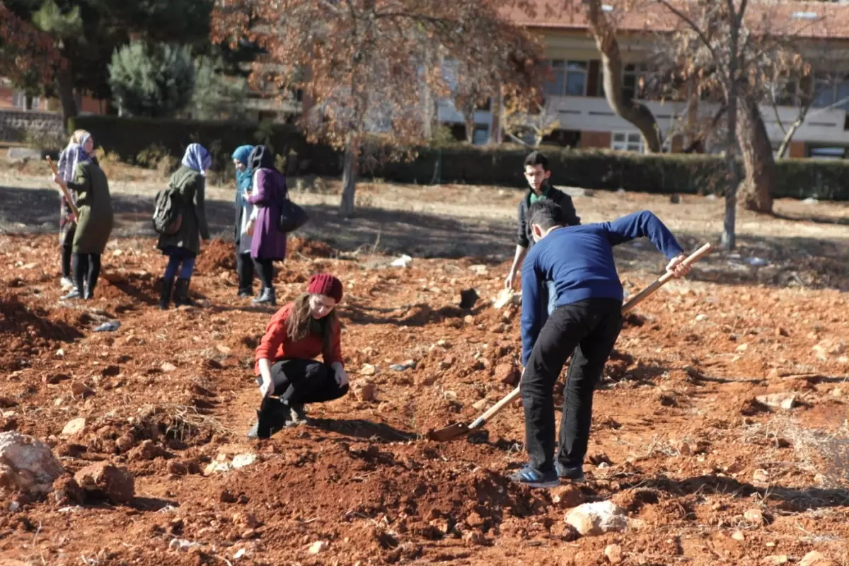 Gaziantep Üniversitesi Fotoğraf Topluluğu\'ndan Örnek Davranış