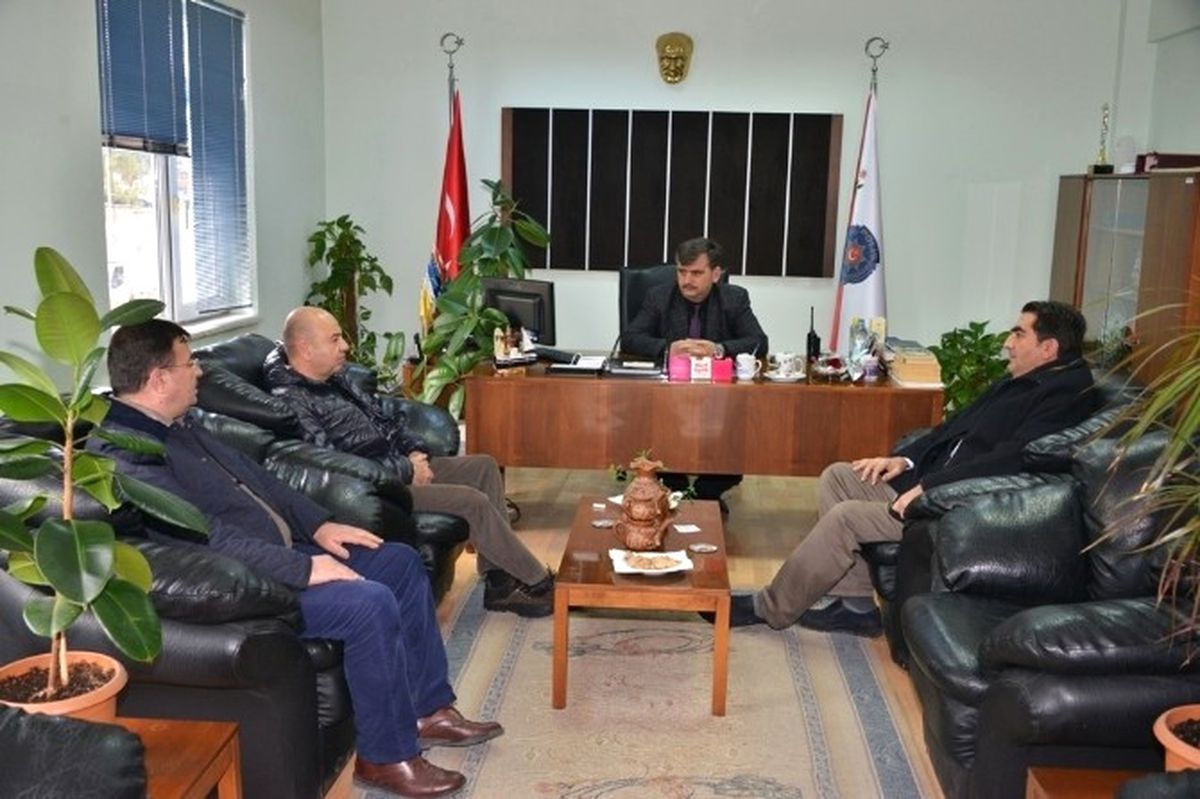 Gediz Belediye Başkanı Saraoğlu\'ndan İlçe Emniyet Müdürlüğü\'ne Taziye Ziyareti