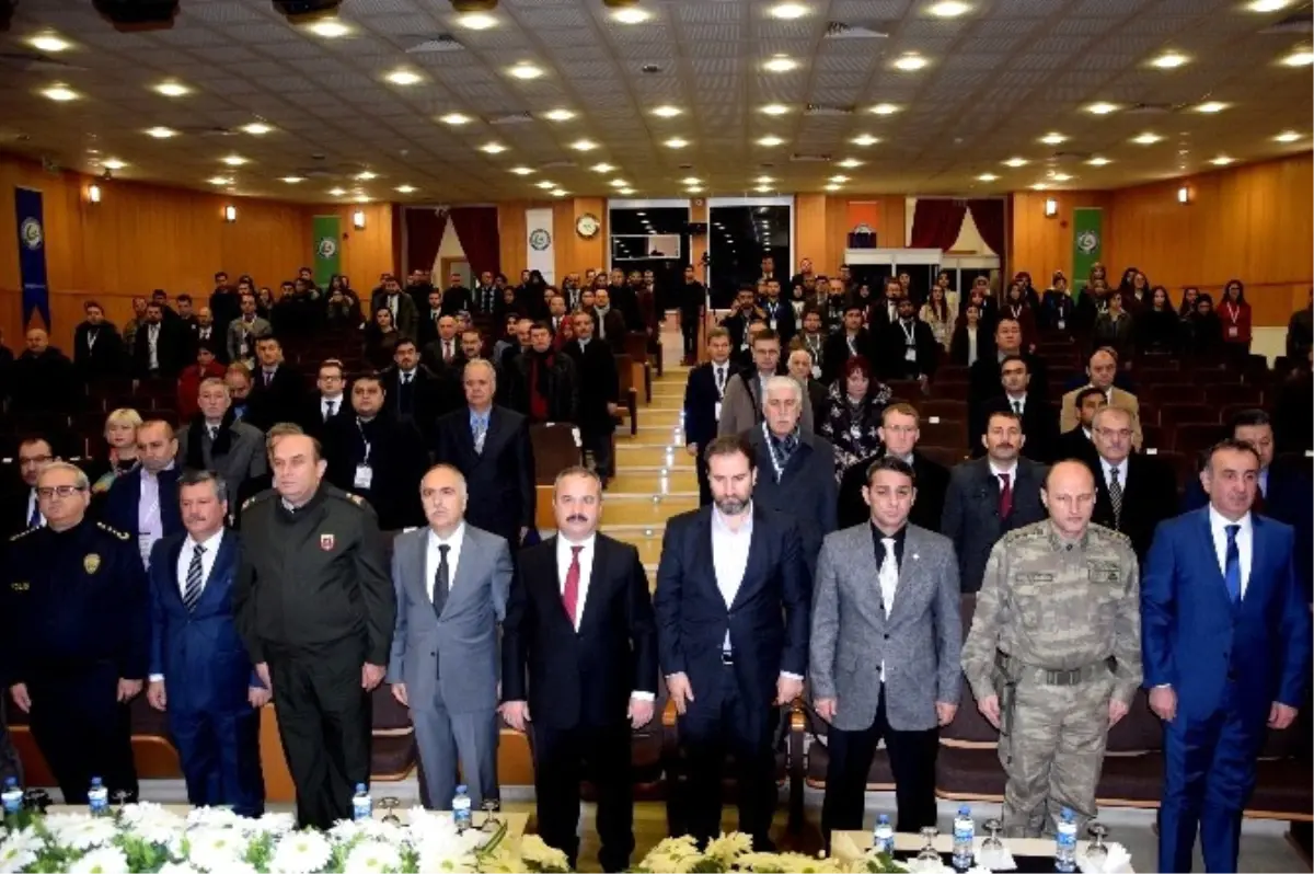 Giresun\'da \'1. Uluslararası Demokrasi Sempozyumu\' Başladı