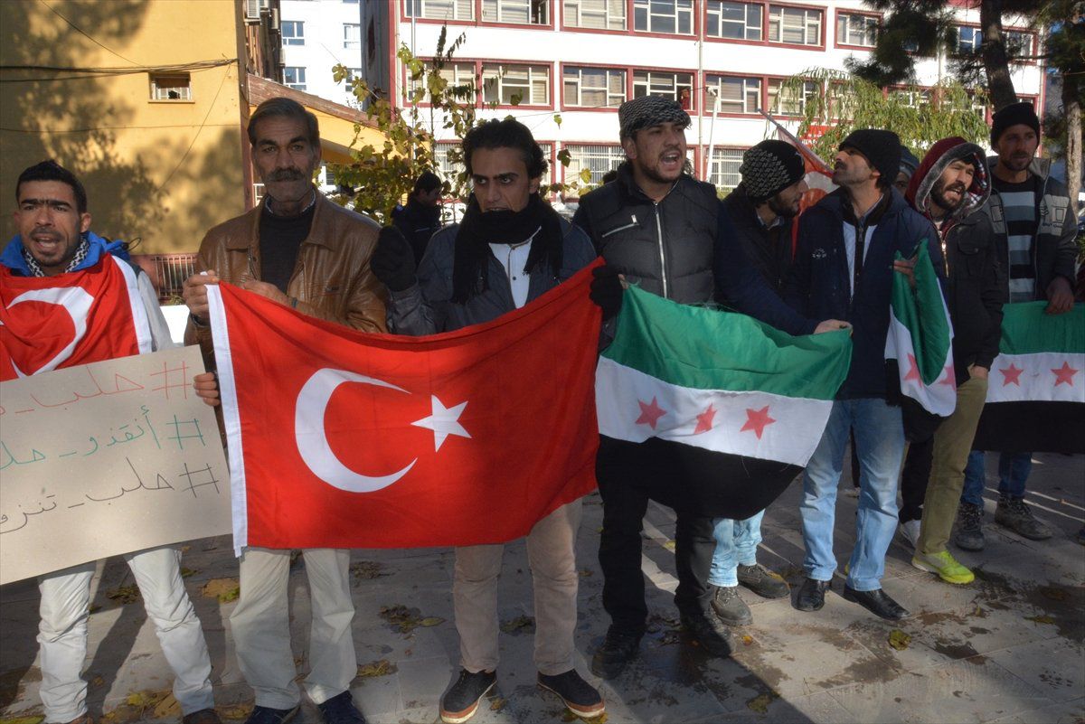 Halep\'te Sivillere Yönelik Saldırılara Tepkiler