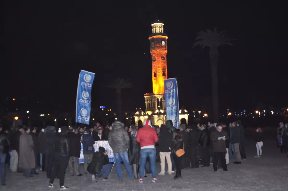 Halep\'te Sivillere Yönelik Yapılan Saldırılar İzmir\'de Protesto Edildi!