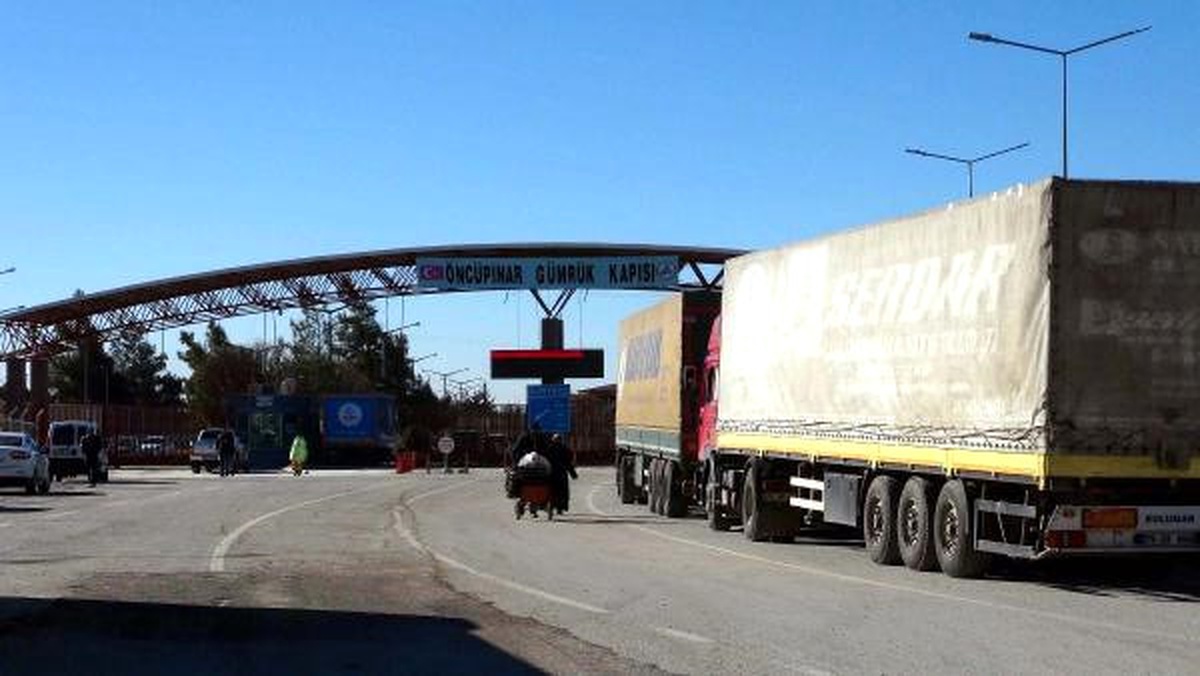 Halep\'ten Kaçan Suriyeliler, Azez Çevresine Yerleştiriliyor
