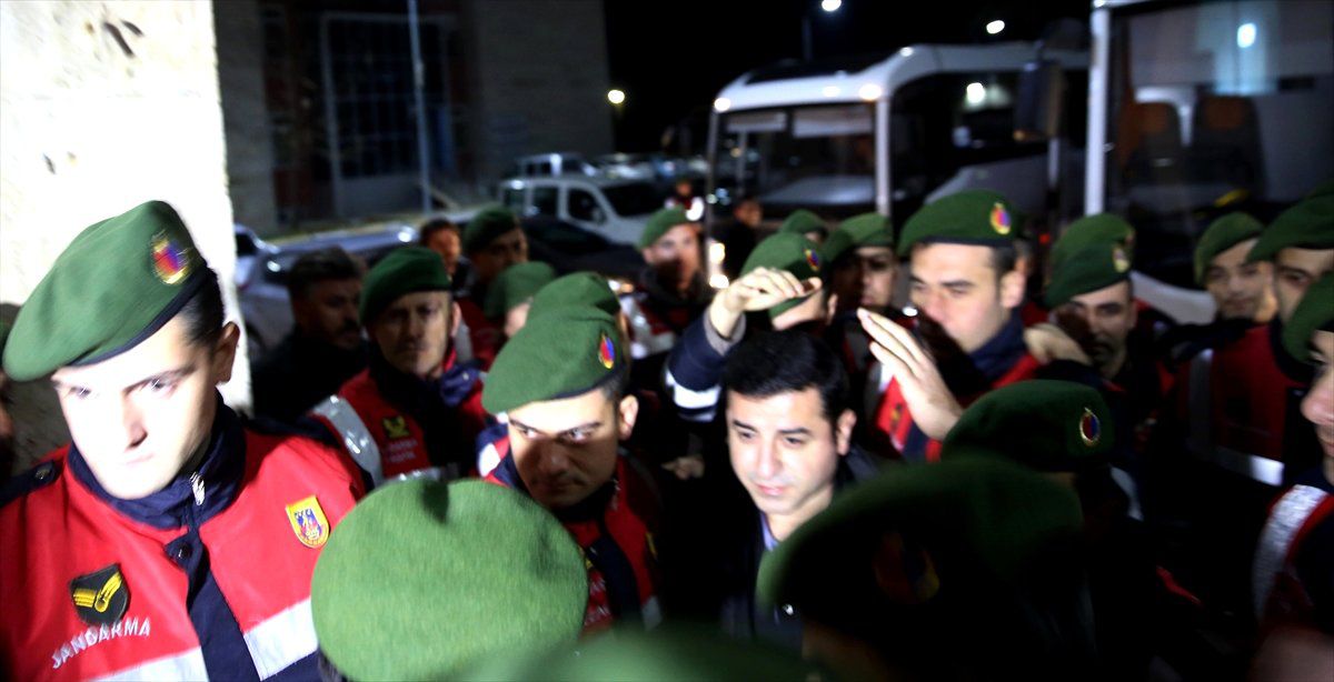 Hdp Eş Genel Başkanı Demirtaş\'ın Muayenesi Tamamlandı