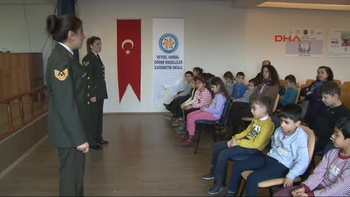 Jandarmadan Görme Engelli Öğrencilere "Cinsel Istismardan Korunma" Dersi