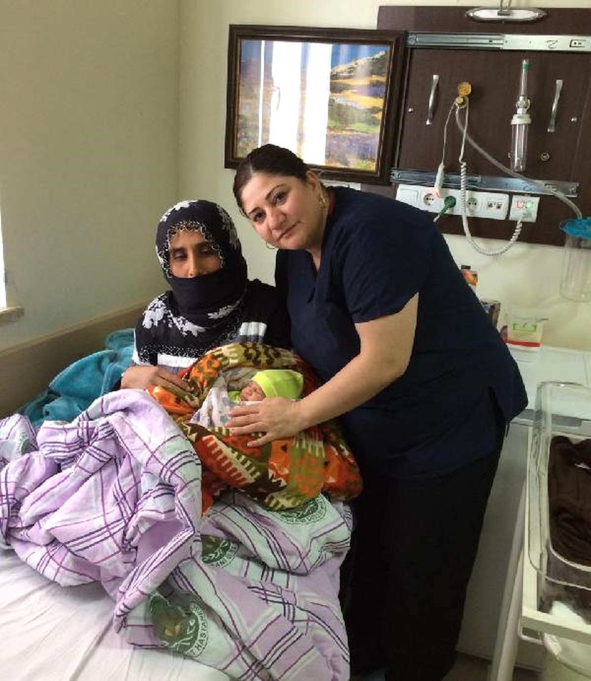 Karda Mahsur Kalan Ambulansta Doğum Yaptı