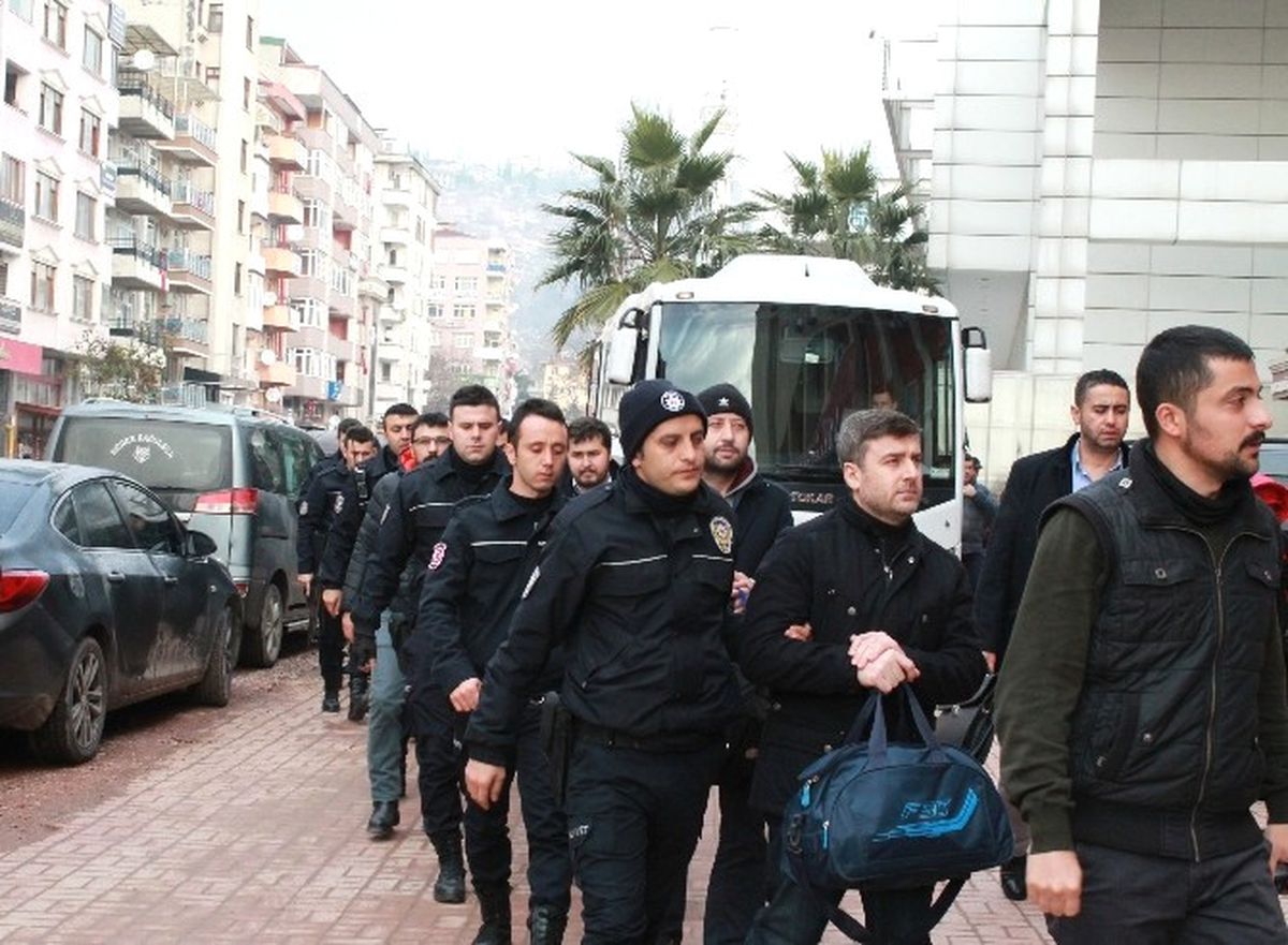 Kocaeli\'de Bylock Kullanan 9 Kişi Adliyeye Çıkarıldı