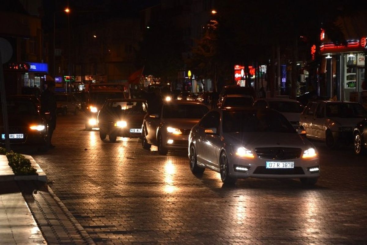 Korkuteli\'de Şehitlere Saygı Konvoyu Düzenlendi