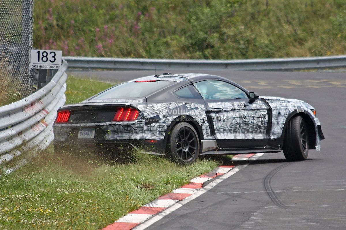 Nurburgring\'de İnanılmaz Kaza