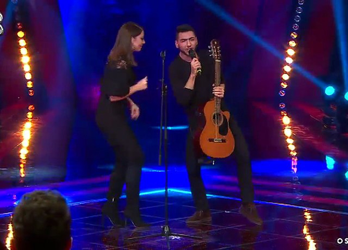 Ozan Söyledi, Hayranı Olduğu Hadise Sahneye Çıktı!