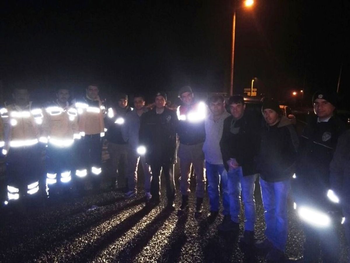 Polis ve Askerlere Sıcak Çorba İkram Ettiler