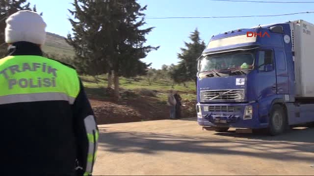 Reyhanlı - Cilvegözü Tır Çıkışlarına Kapatıldı, Halep\'ten Göç Bekleniyor