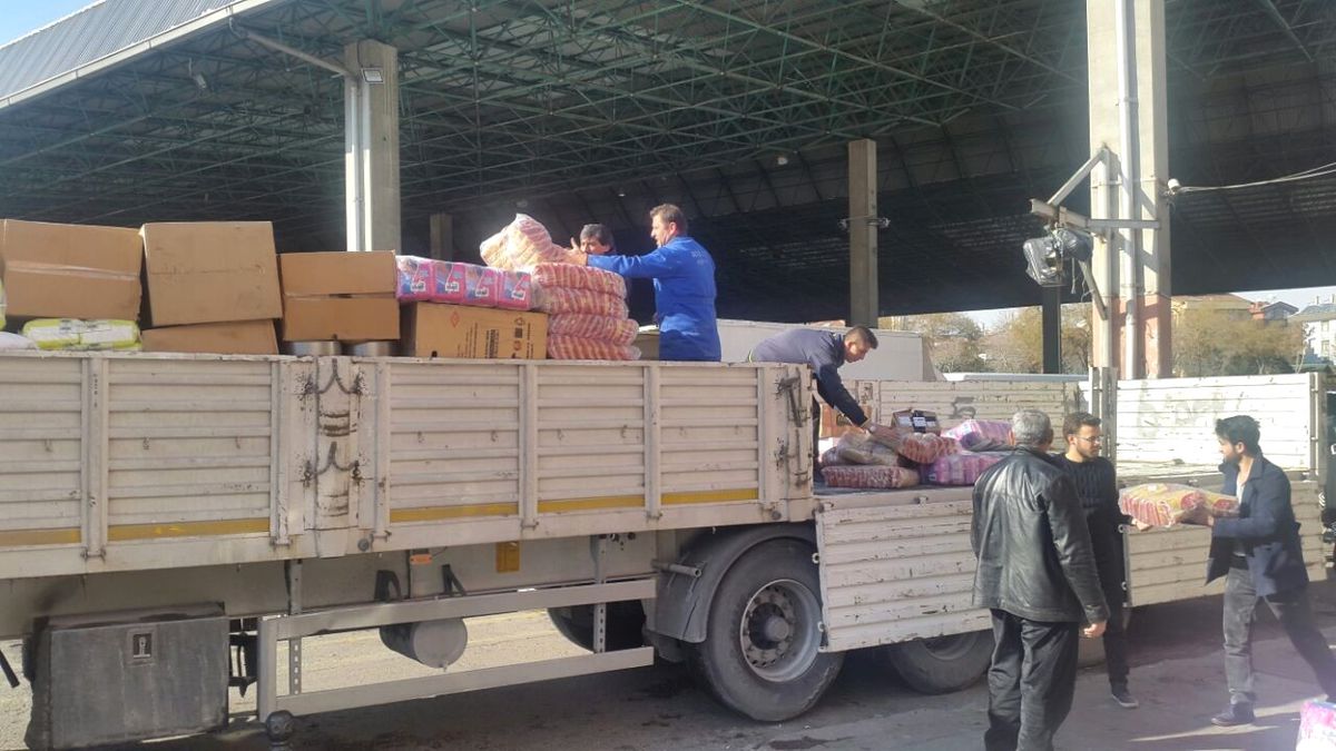 Ribat Halep\'e yardım tırlarını gönderiyor