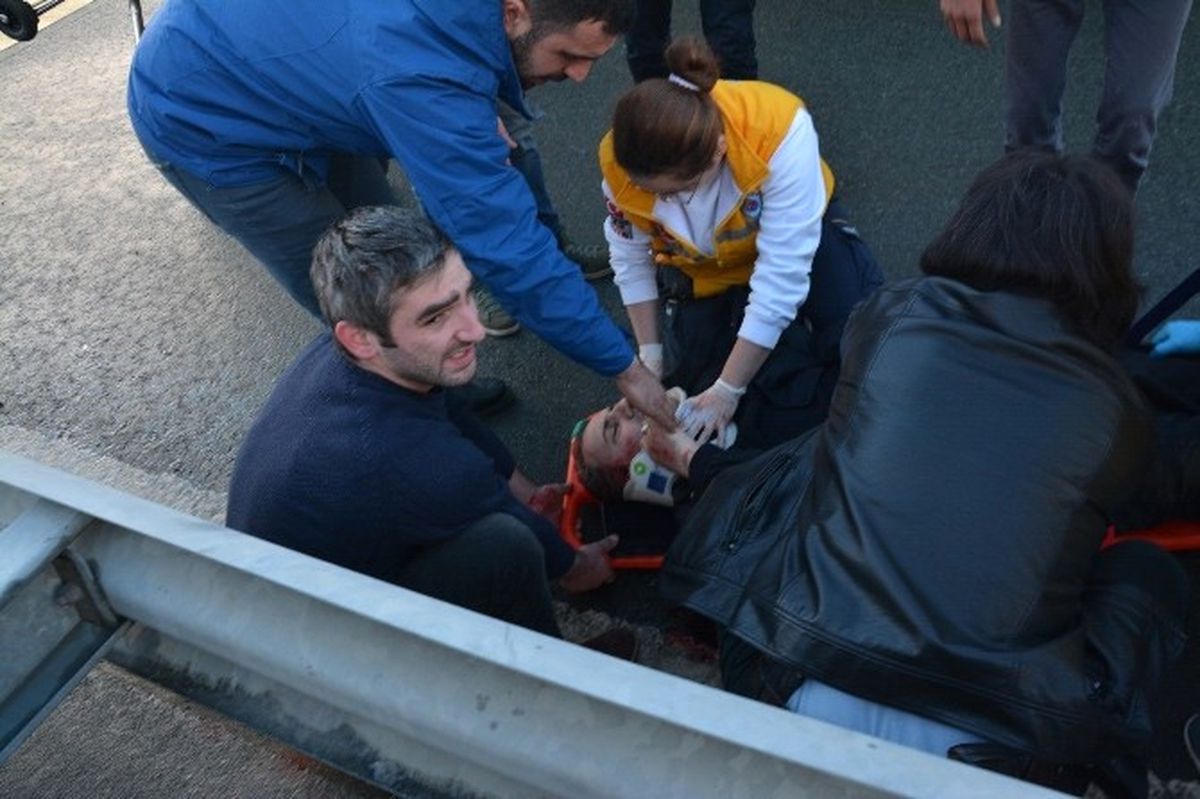 Rize\'nin Ardeşen İlçesinde Trafik Kazası: 1 Trafik Polisi Yaralı