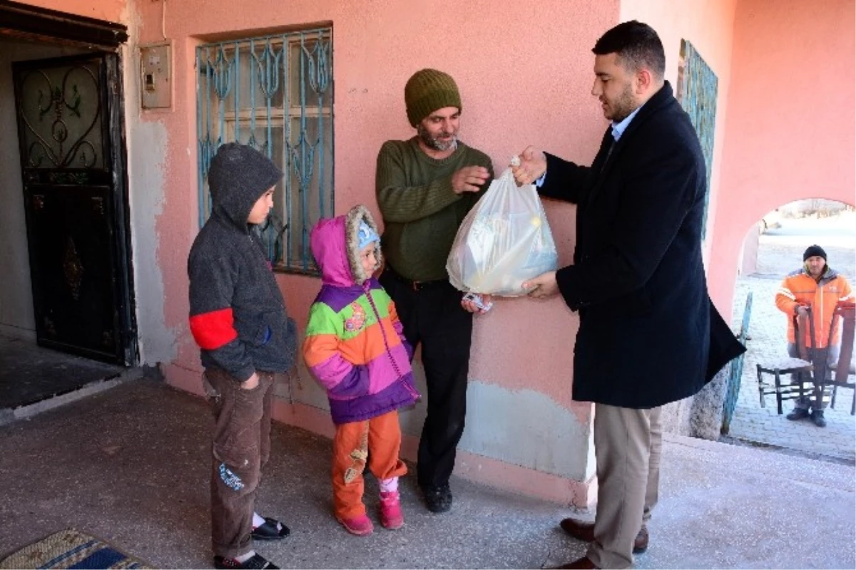 Savaştan Kaçarak Aksaray\'a Gelen Halepli Aileye Belediye Yardım Eli Uzattı