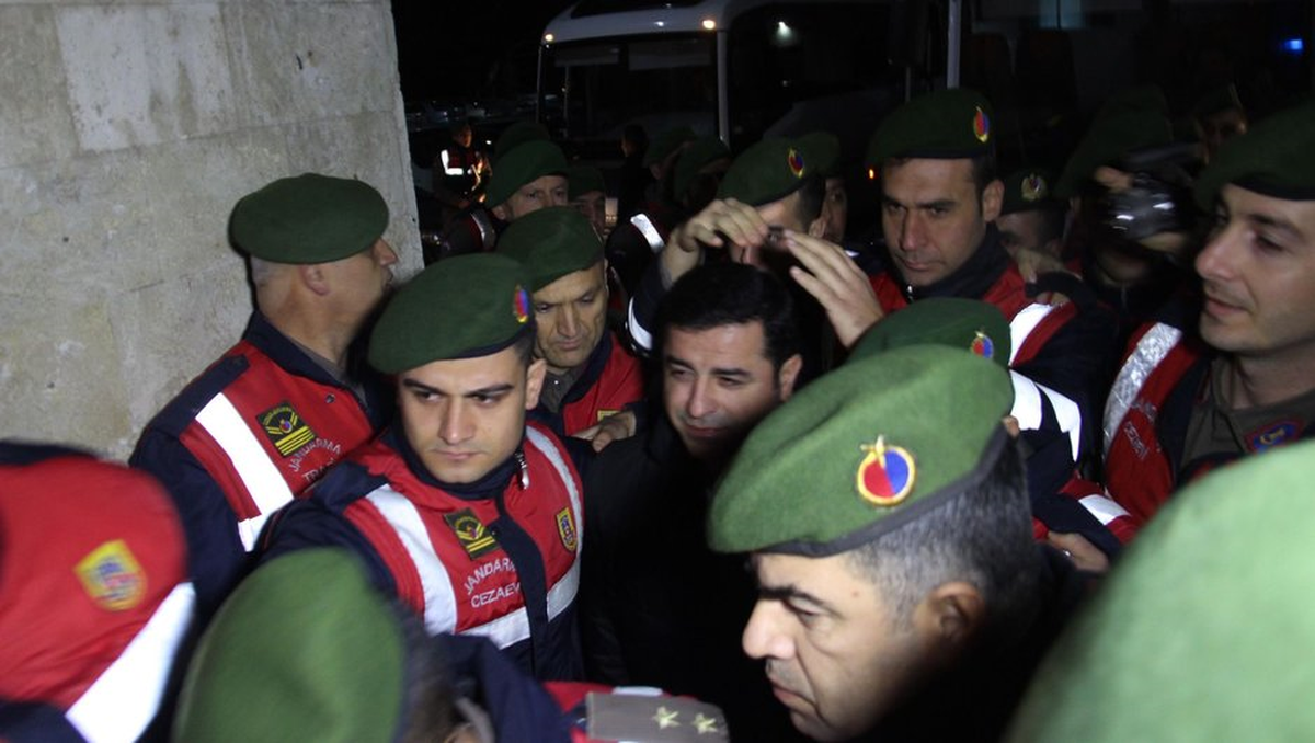 Selahattin Demirtaş, Hastanede Sağlık Kontrolünden Geçirildi