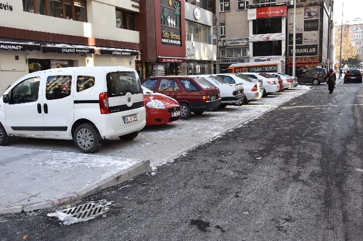 Serçeönü Mahallesi\'nde Yaya ve Araç Yolu Yenilendi