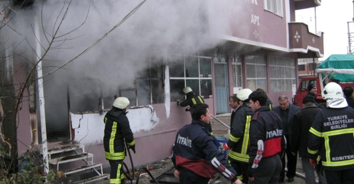 Sobaya Yanıcı Madde Döken Kişi Yaralandı