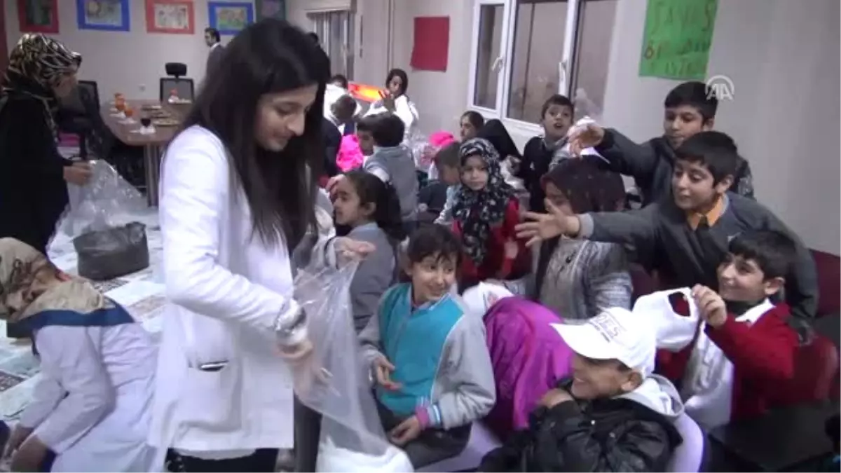 Suriyeli Çocuklara Kışlık Ayakkabı Yardımı