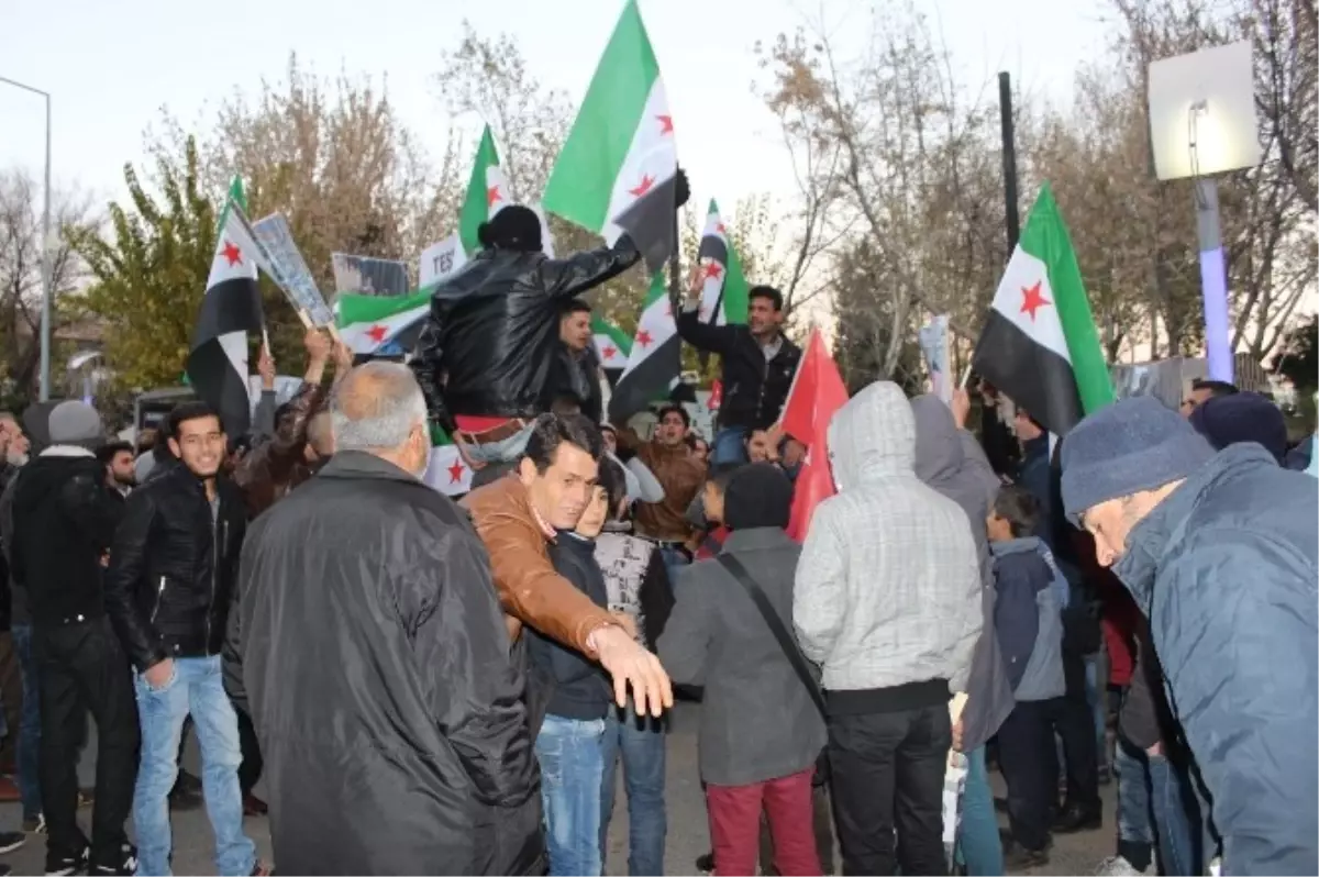 Suriyeli Vatandaşlar Halep İçin Basın Açıklaması Düzenledi