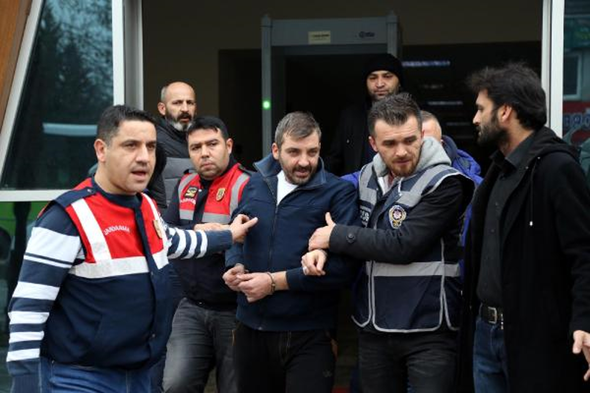 Taksici Katilini Bidonla Benzin Alması Yakalattı