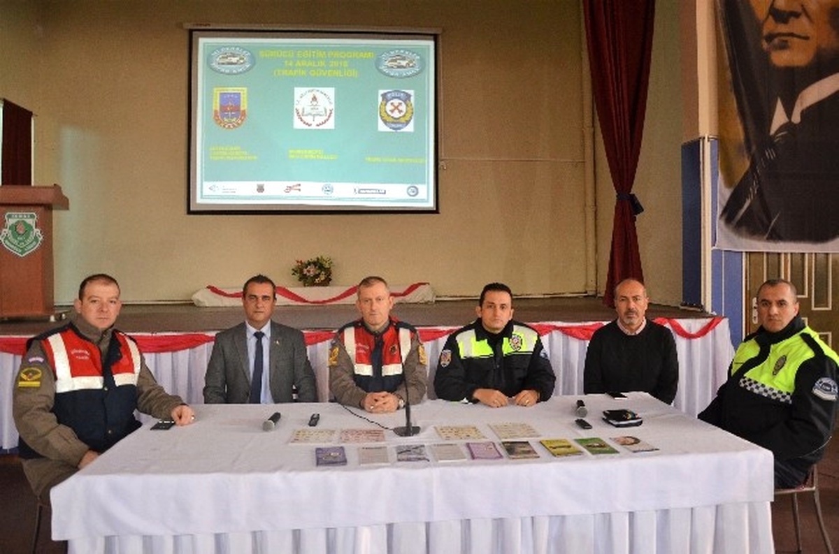 Taşımalı Eğitim Kapsamında Öğrenci Taşıyan Servis Şoförlerine "Sürücü Eğitimi"