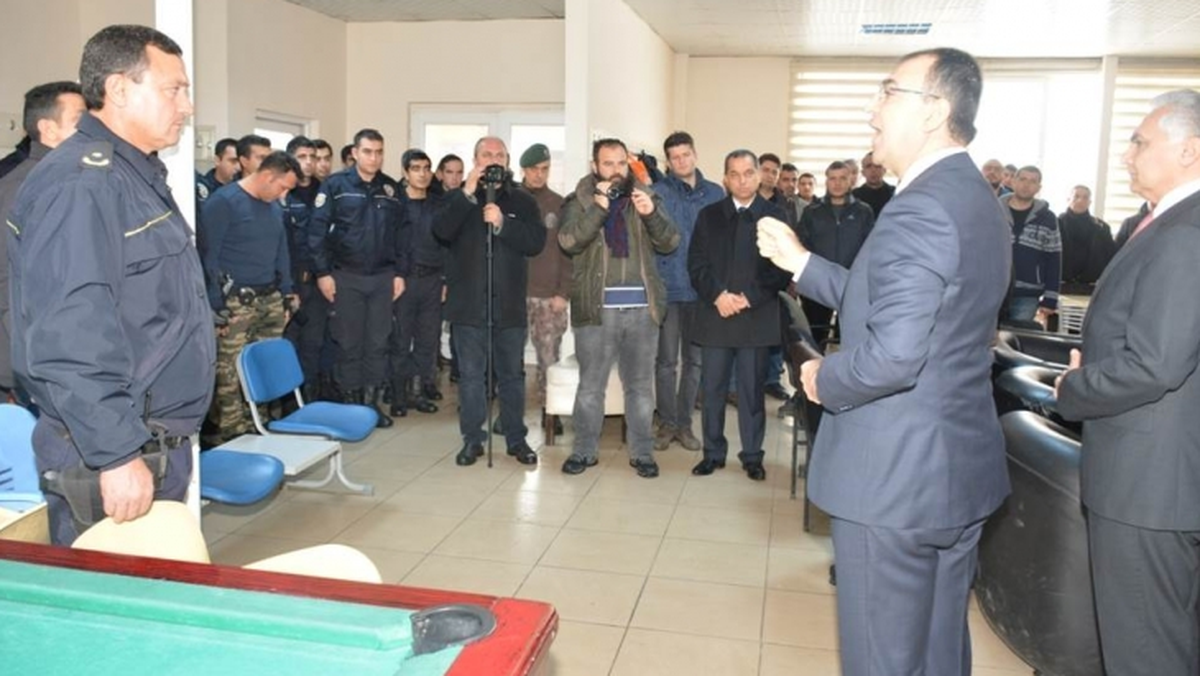Vali Toprak\'tan Çevik Kuvvet Şube Müdürlüğüne Ziyaret