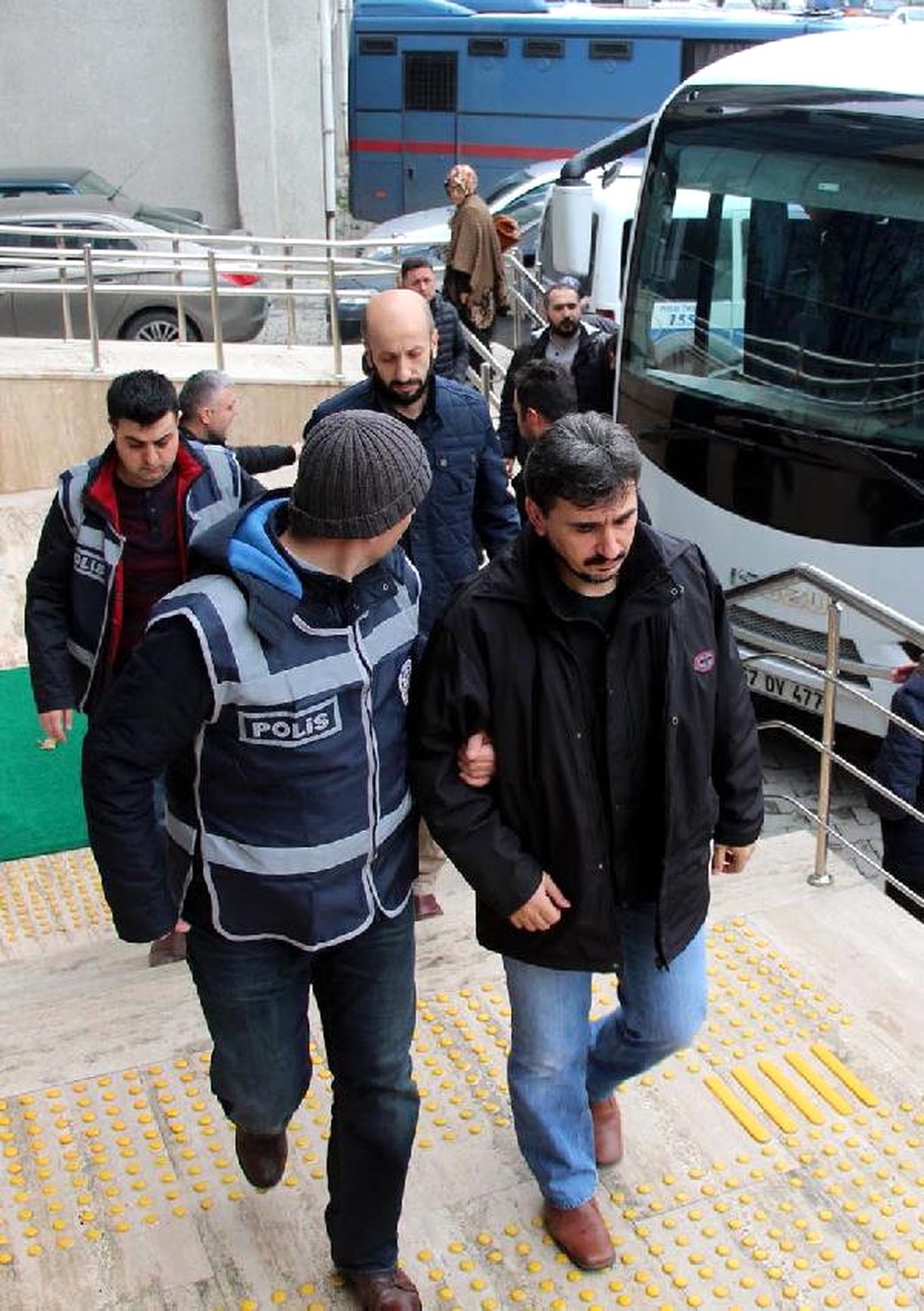 Zonguldak\'ta Fetö Şüphelisi 7 Kişi Adliyede