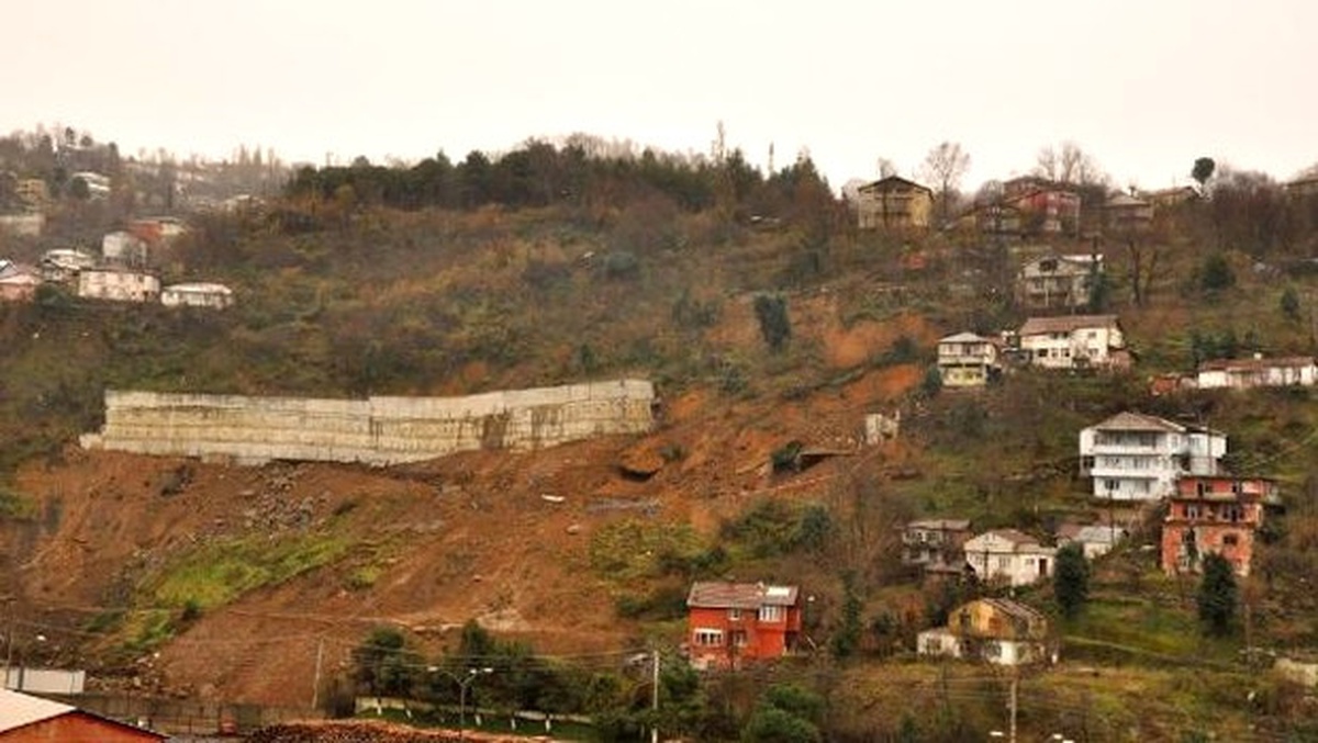 Zonguldak\'ta Heyelan Nedeniyle 11 Ev Tahliye Edildi