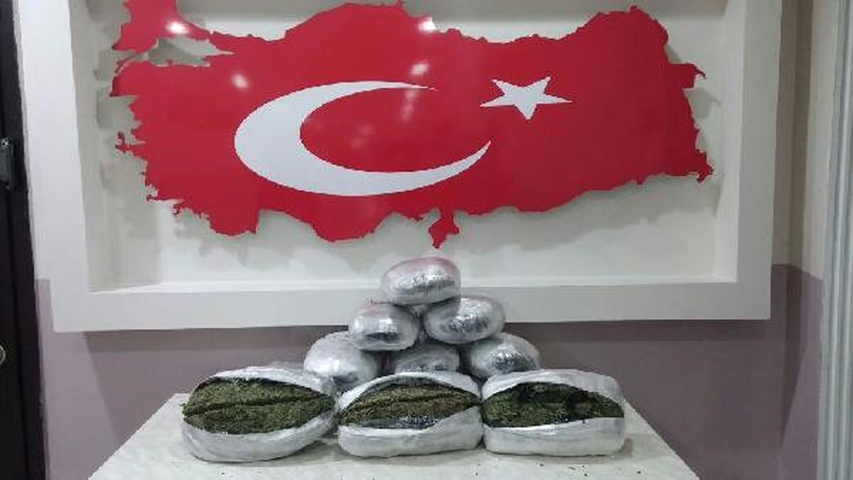 27 Kilo Uyuşturucuyu Kargoyla Gönderdiler