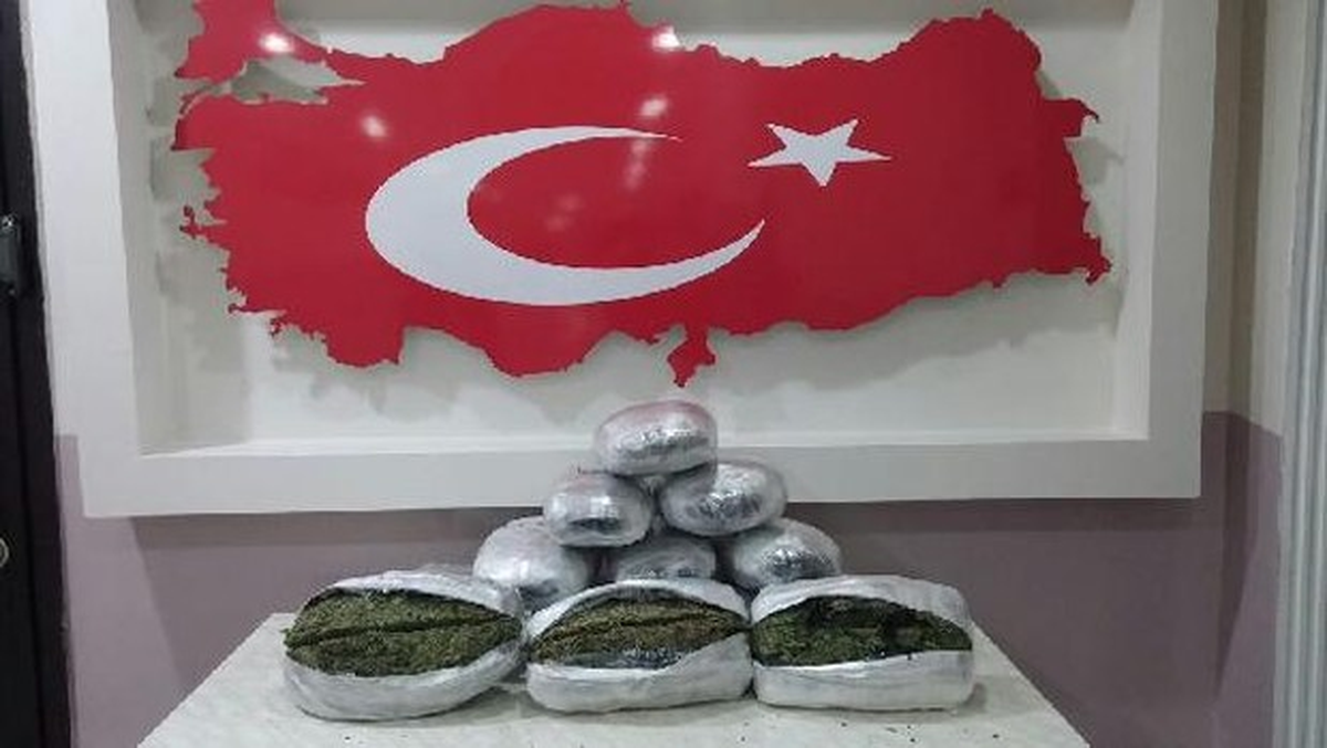 27 Kilo Uyuşturucuyu Kargoyla Gönderdiler